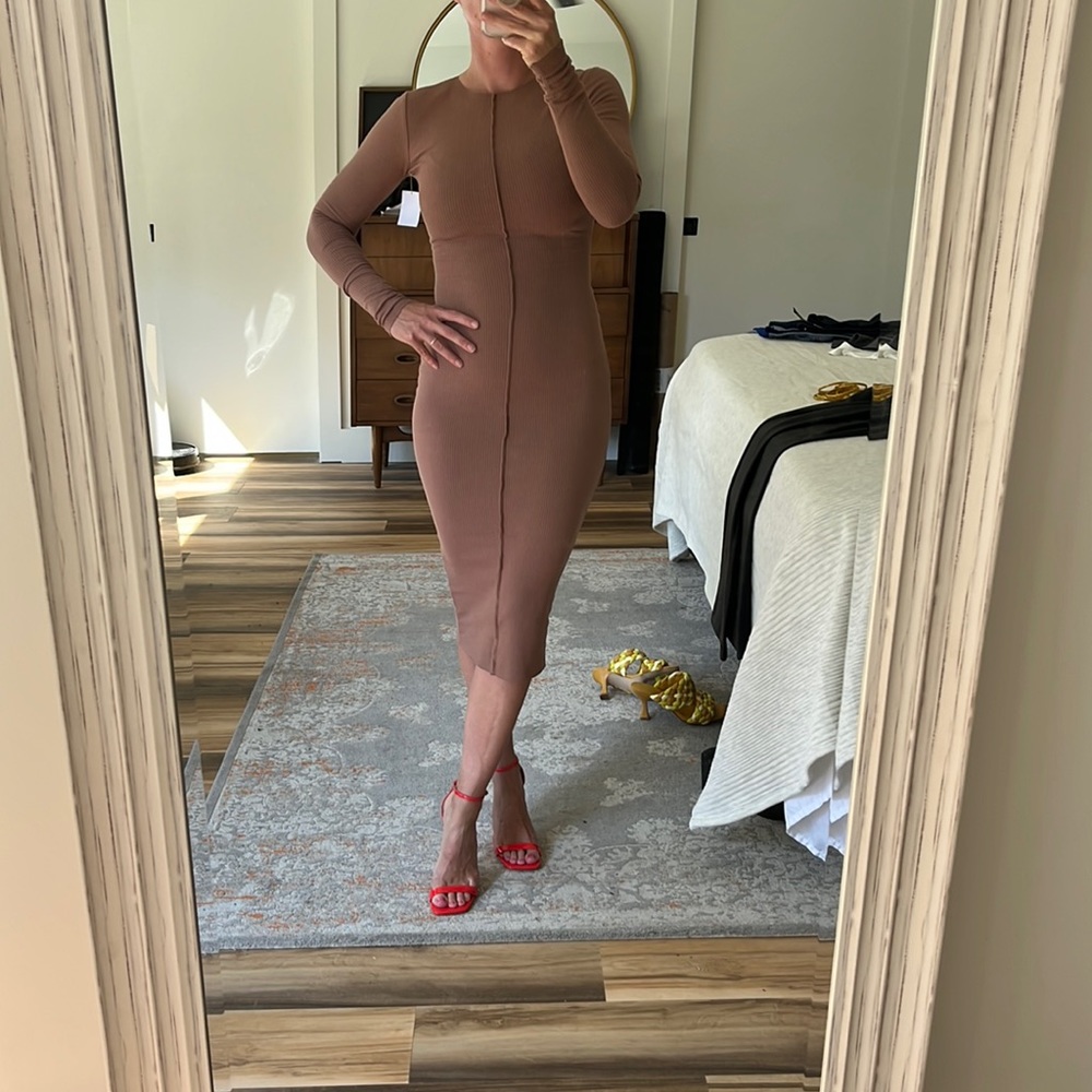 Naked Wardrobe Body Con MIDI Dress in‎ Taupe Size XS NWOT